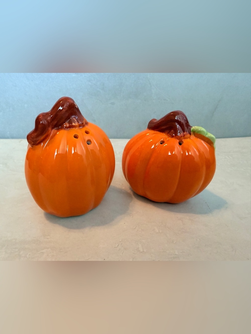 Ceramic Pumpkin Salt Pepper Shaker Set Halloween Fall Thanksgiving Decor